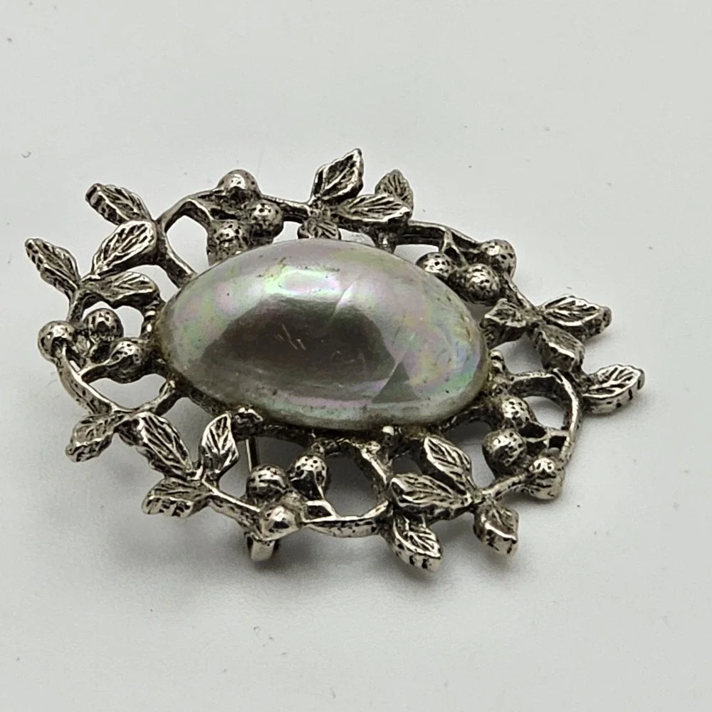 Vintage Antique Pearlescent Silver Tone Art Nouveau Victorian Pin Brooch